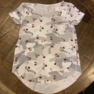 Girl’s extra small Hollister v-neck shirt